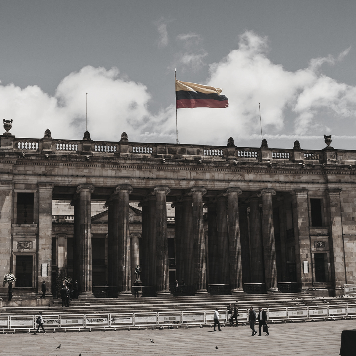 Sale Jose Antonio Ocampo del Ministerio de Hacienda