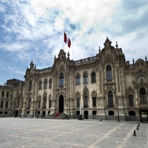 Plaza principal de Perú